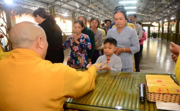 Hơn 73.000 bao lì xì ngày đầu năm mới